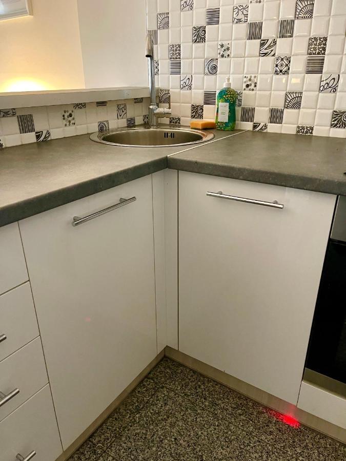 Decor 2 Metro Fast Wifi 55'Tv Netflix Hbo Cozy Apartment Warsaw Luaran gambar