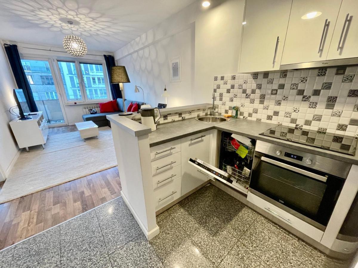 Decor 2 Metro Fast Wifi 55'Tv Netflix Hbo Cozy Apartment Warsaw Luaran gambar